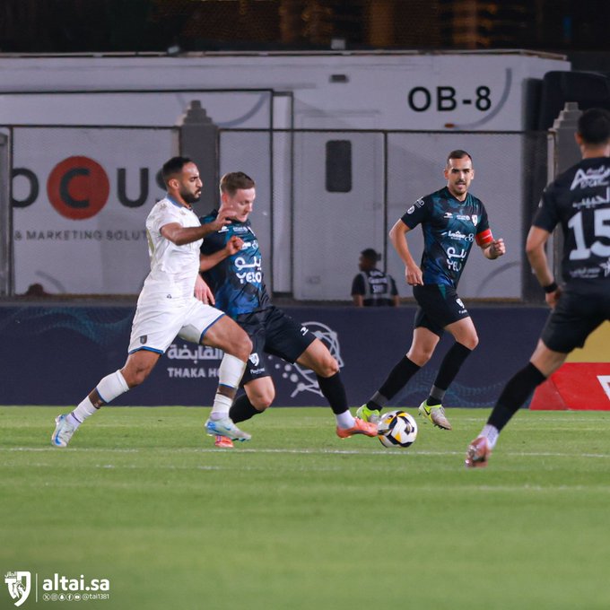 صور | العلا يحسمها بثلاثية أمام الطائي ويواصل مطاردة صدارة دوري يلو