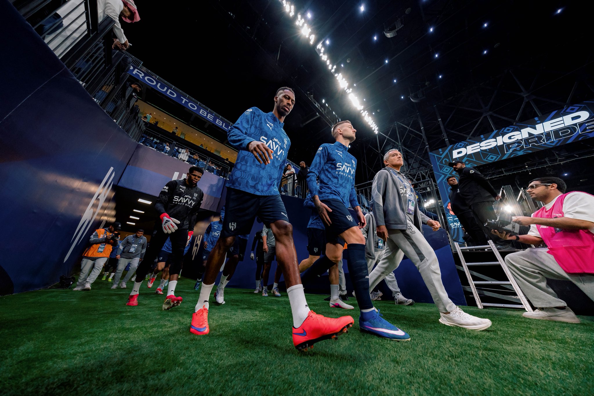 عاجل انطلاقة نارية لمباراة الهلال ضد الاتحاد.. هدف مبكر وبطاقة حمراء