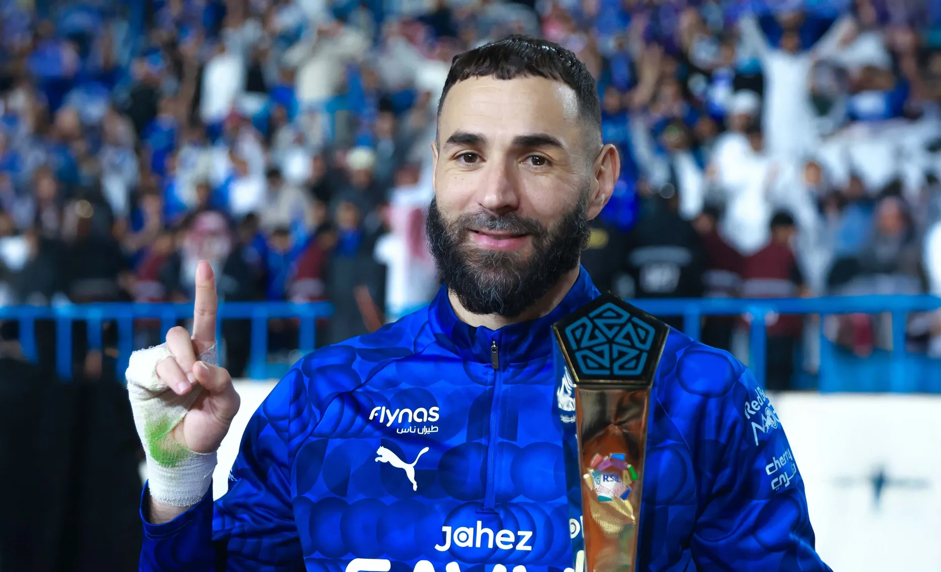 ظهور أول استثنائي.. بنزيما يكتب التاريخ مع الهلال بـ«هاتريك تاريخي»