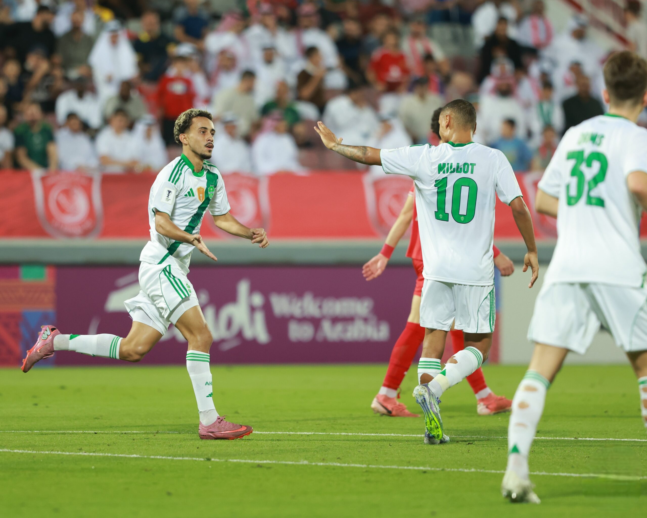 تشكيل الأهلي المتوقع لمواجهة الحزم في دوري روشن السعودي