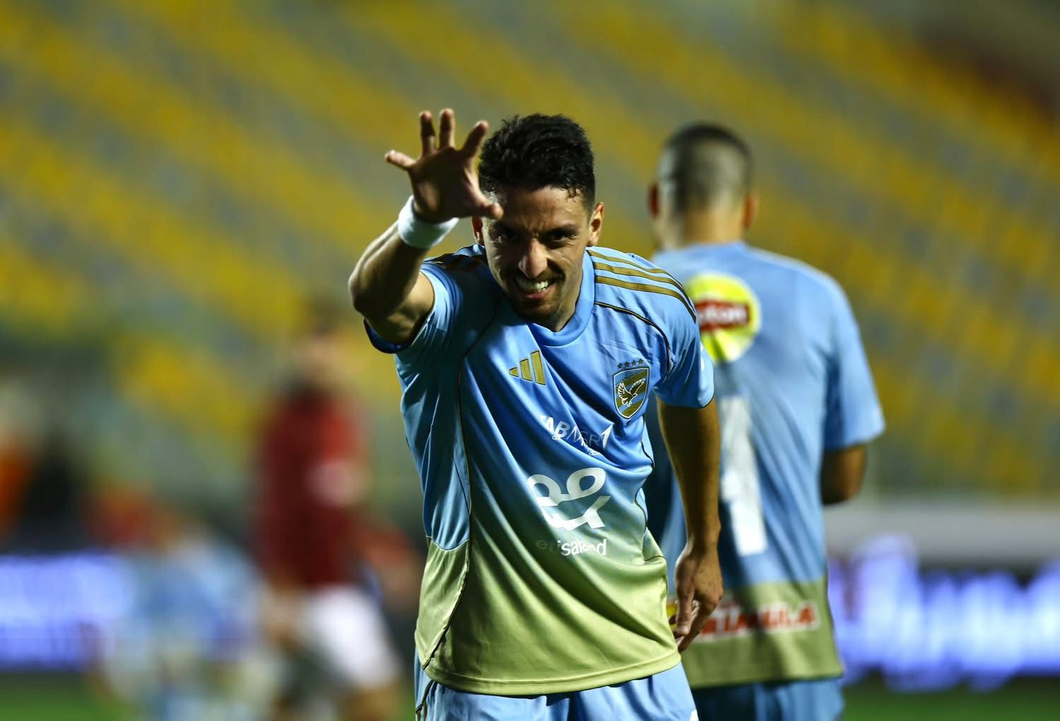 تشكيل الأهلي ضد زد في الدوري المصري.. طاهر محمد طاهر يقود الهجوم