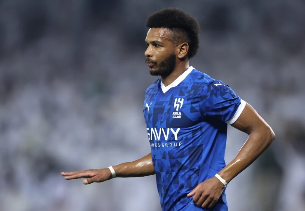 البليهي يخطو خطوة نحو فريقه الجديدة قبل غلق أبواب الميركاتو