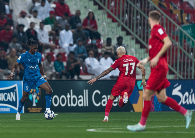 الهلال يتعادل سلبياً مع شباب الأهلي دبي في دوري أبطال آسيا للنخبة