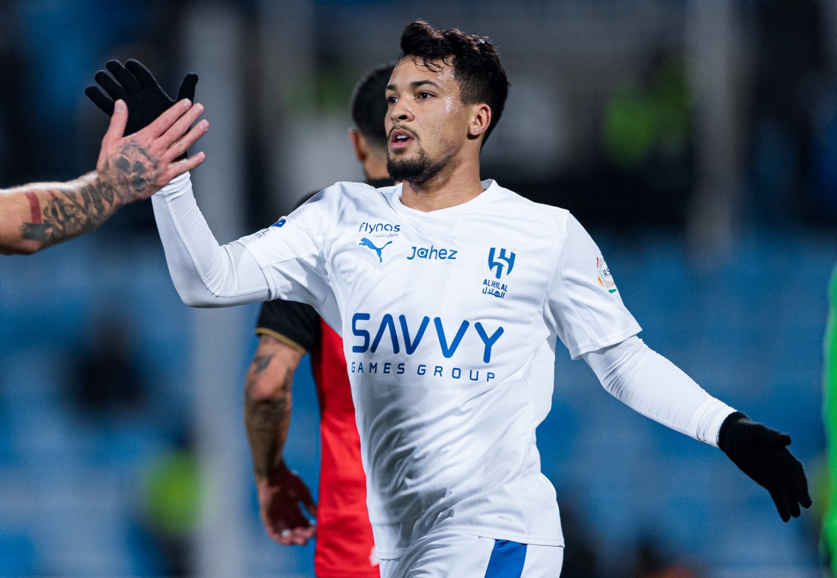 الهلال يمنح ليوناردو الضوء الأخضر لارتداء قميص أتلتيكو مدريد