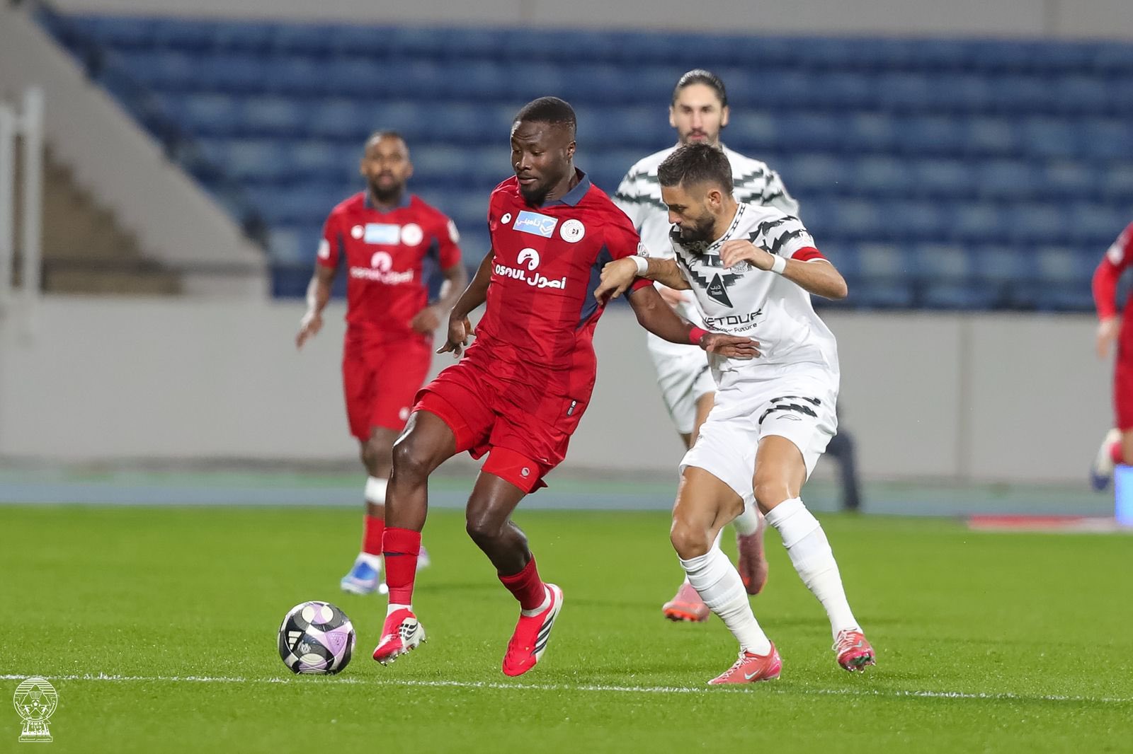 عاجل بثلاثية في شباك ضمك.. بن زكري ينجح في أول اختبار مع الشباب