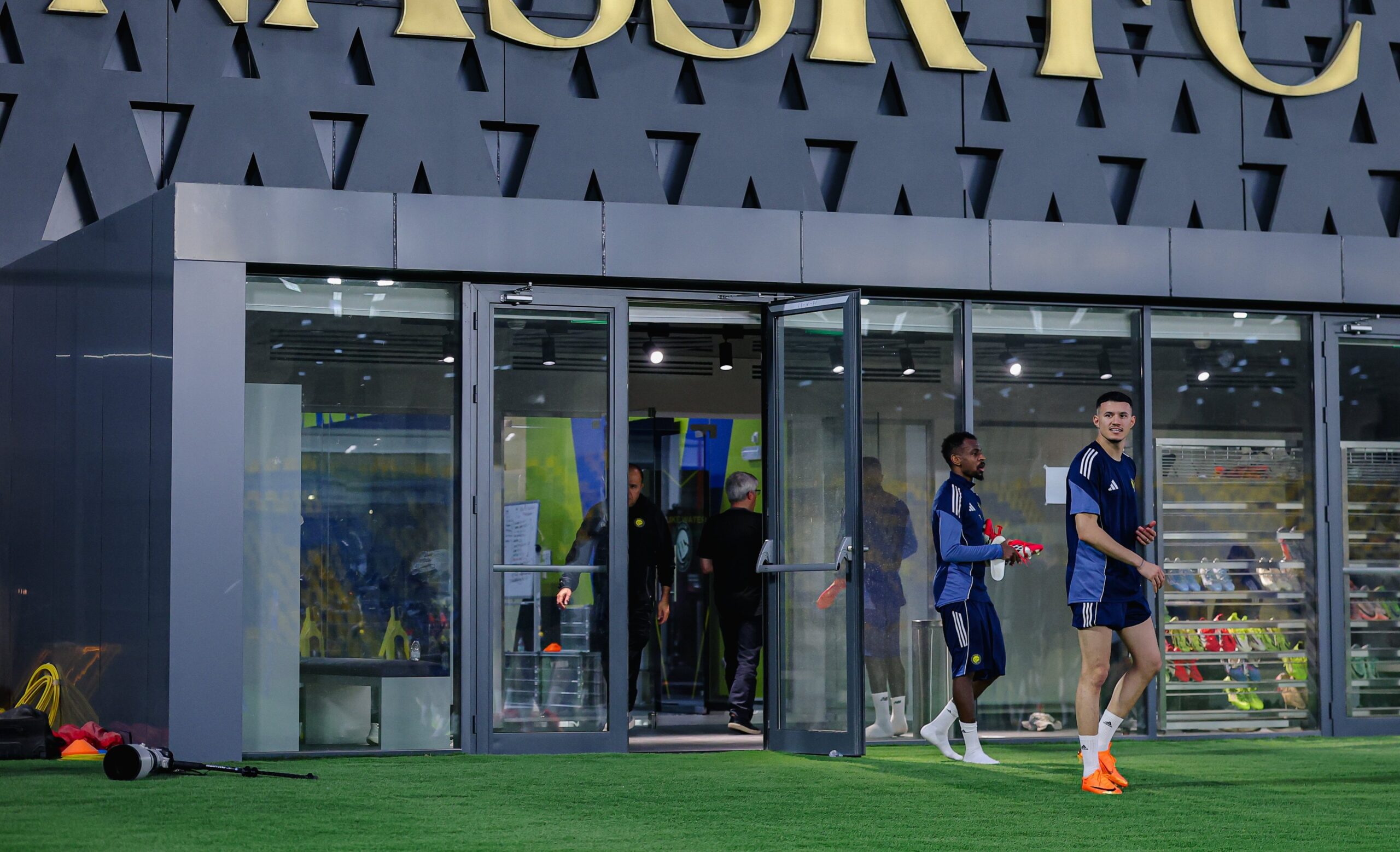 عبدالله الحمدان يقترب من الظهور الأول مع النصر أمام الاتحاد