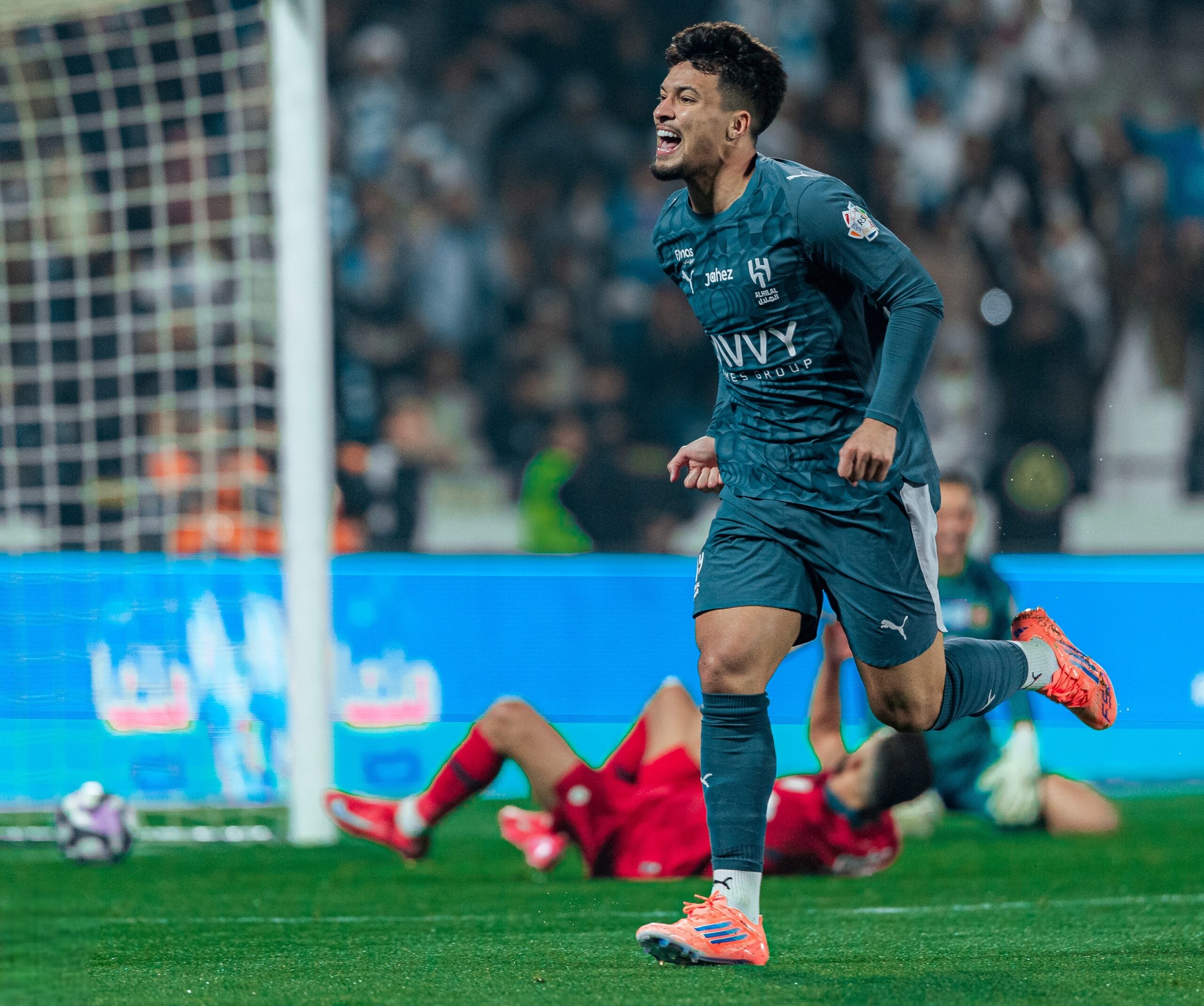 تنازل عن الراتب وحلم أوروبي.. تفاصيل اقتراب ليوناردو من أتلتيكو مدريد