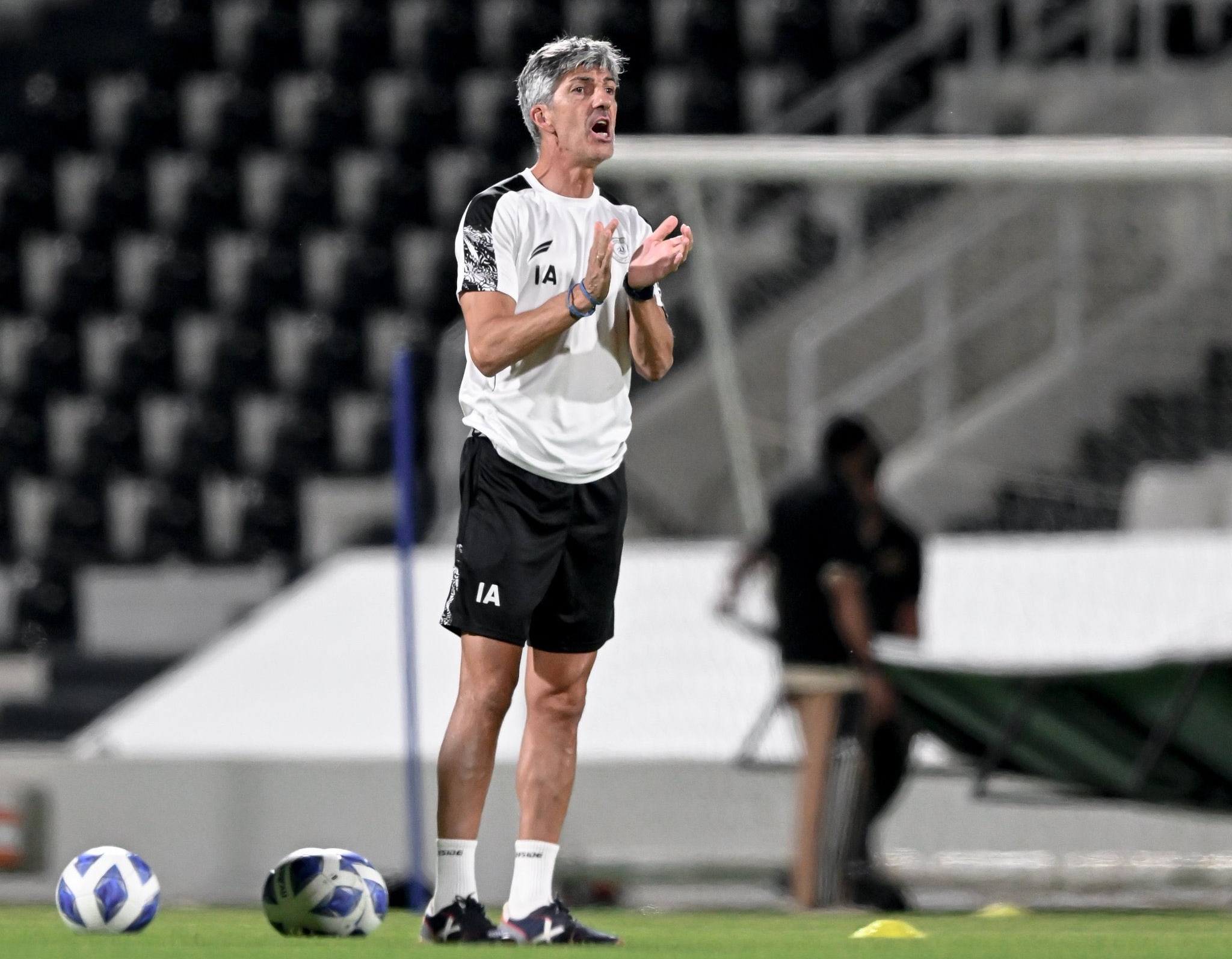 إدارة الشباب تتخذ قرارًا حاسمًا بإقالة الجواسيل