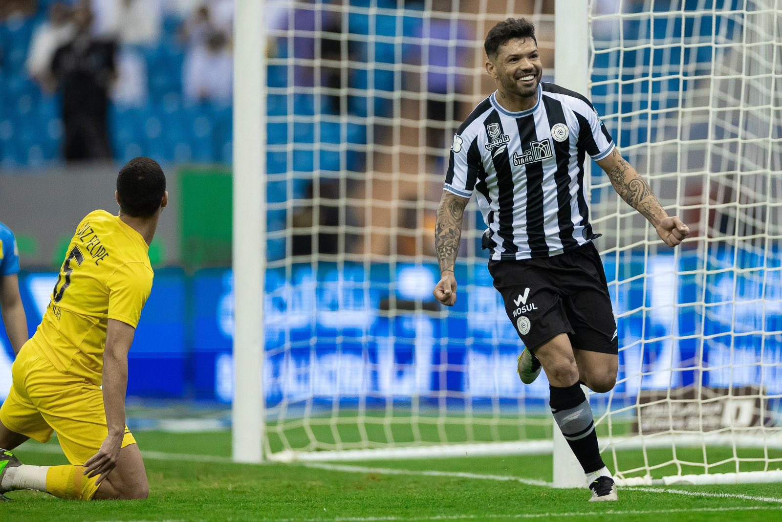 غياب مؤثر للشباب قبل مواجهة الاتفاق.. من سيعوض كارلوس جونيور؟